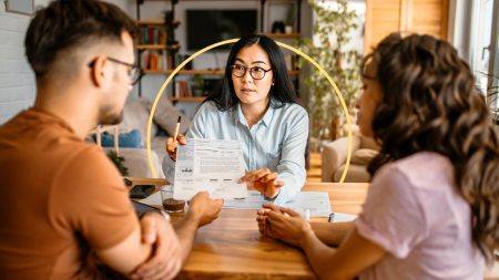 Mortgagor Vs. Mortgagee: What’s The Difference?