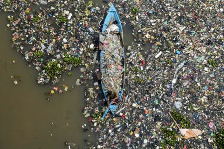 No Global Deal? How Coalitions Of The Willing Can Still Fix Plastic Pollution